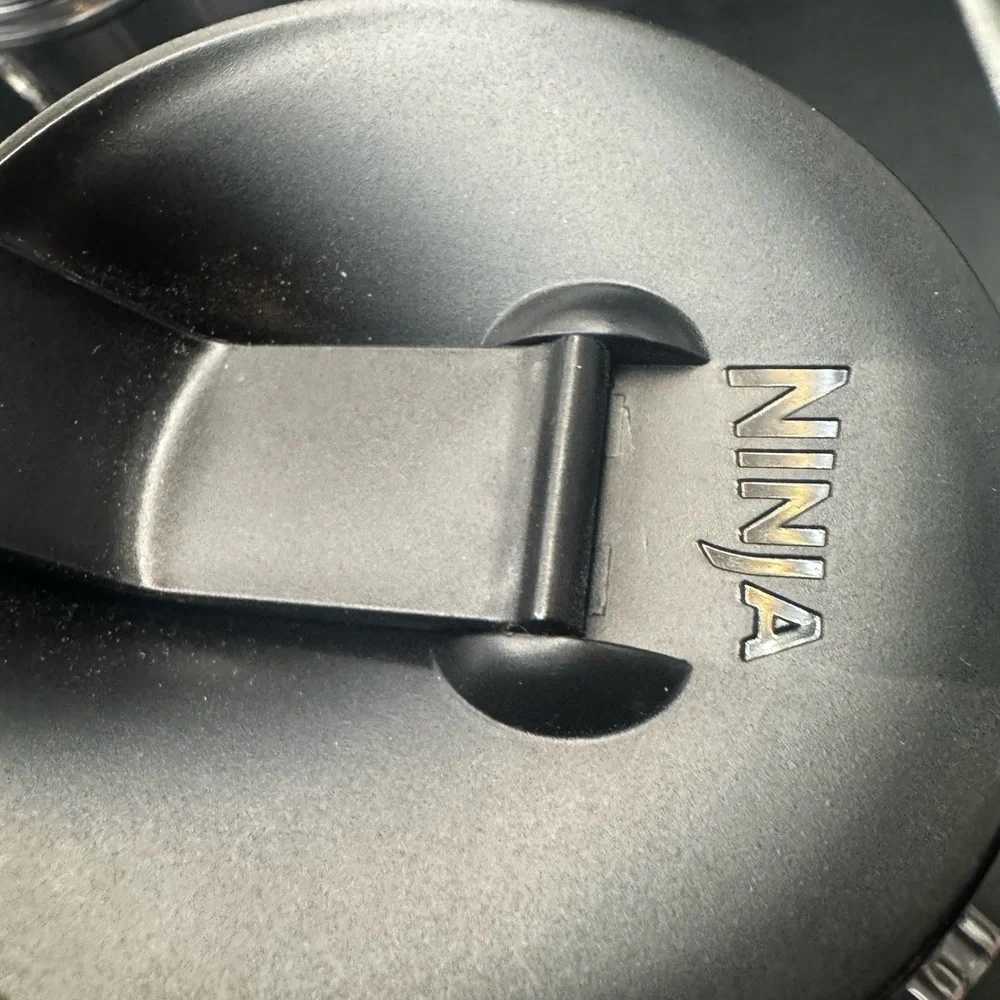 3 Nutri Ninja Replacement To-Go Cups W/Lids 18 Oz & 24oz Cups & Blade Assembly
